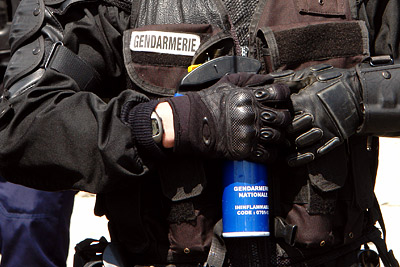gaz au poivre @ manif anti-OGM