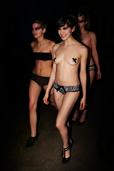 Louise, Lou & Anouk @ défilé Delphine von Kaatz