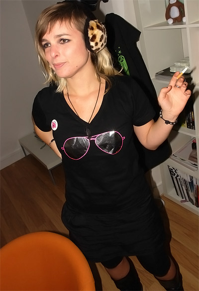 Emy – t-shirt volé !