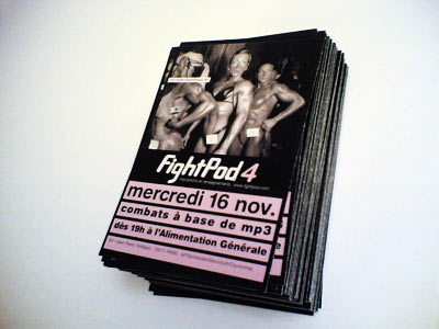 flyer fightpod 4 – photographi&eacute; avec un mobile