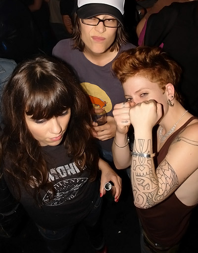 Anaïs & Sunday – very nice girls