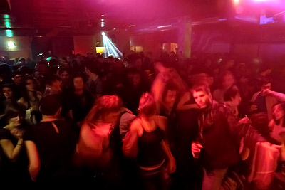 la foule @ Kill Kill my Blonde