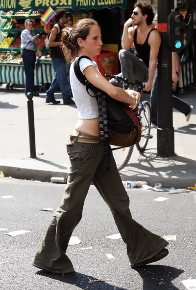 marche des fiertés – anonymous girl