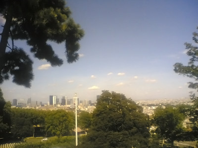 La Défense – photographi&eacute; avec un mobile