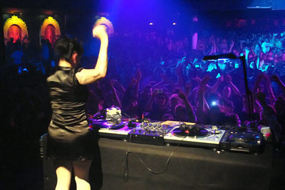 Miss Kittin aux platines