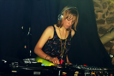 Dactylo aux platines – she roxxx